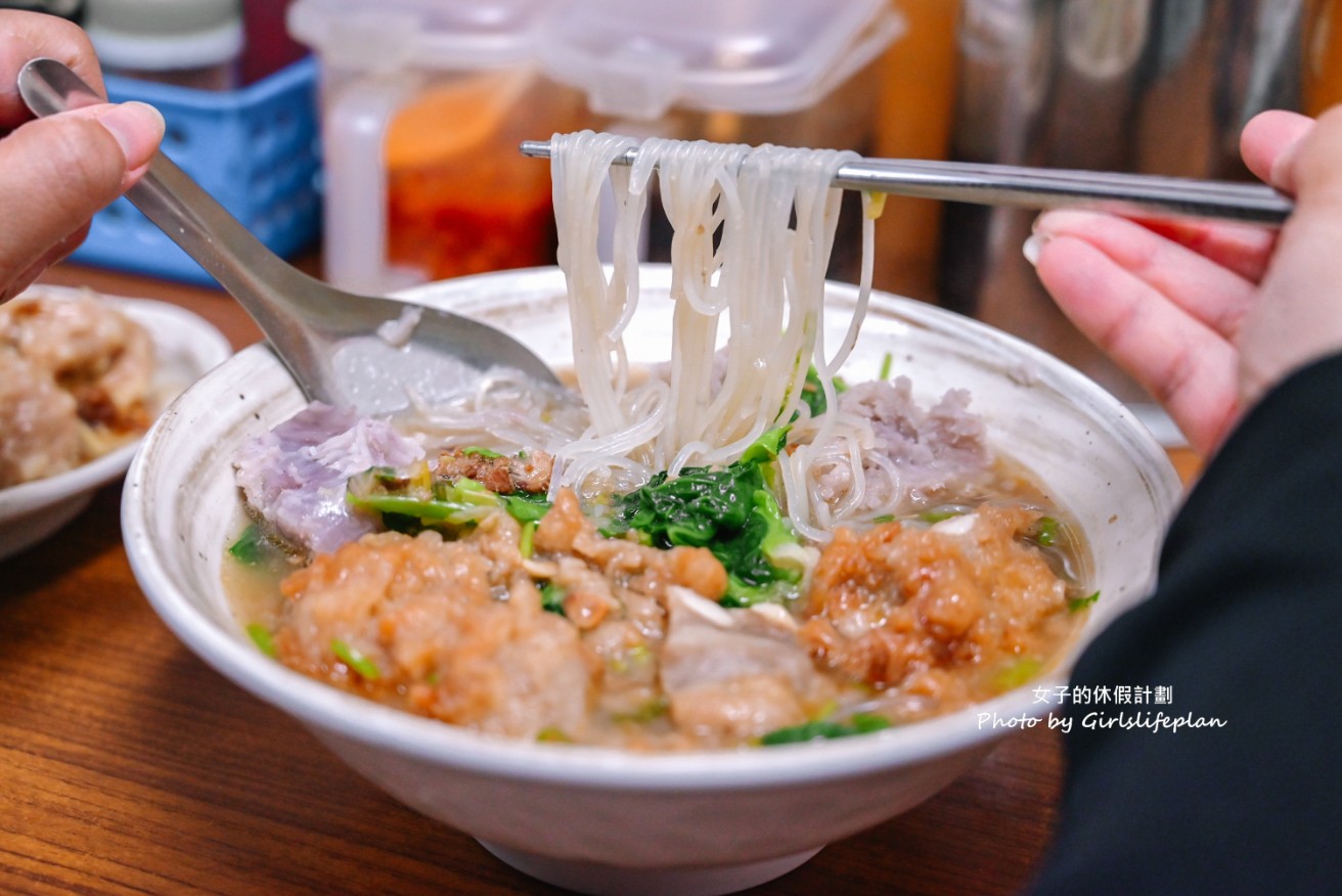 向上市場芋頭米粉｜無名麵店芋頭排骨酥麵最受歡迎(菜單) @女子的休假計劃