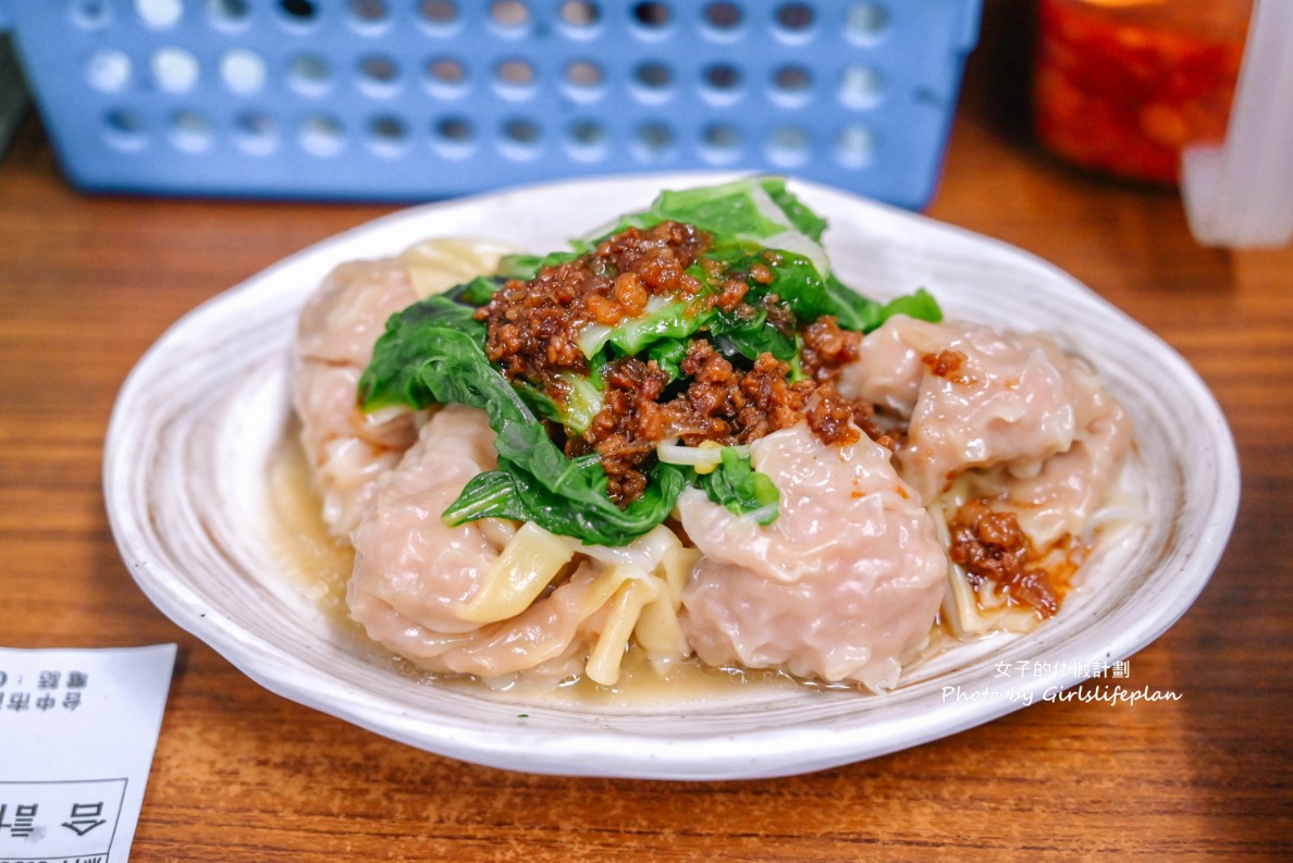 向上市場芋頭米粉｜無名麵店芋頭排骨酥麵最受歡迎(菜單) @女子的休假計劃