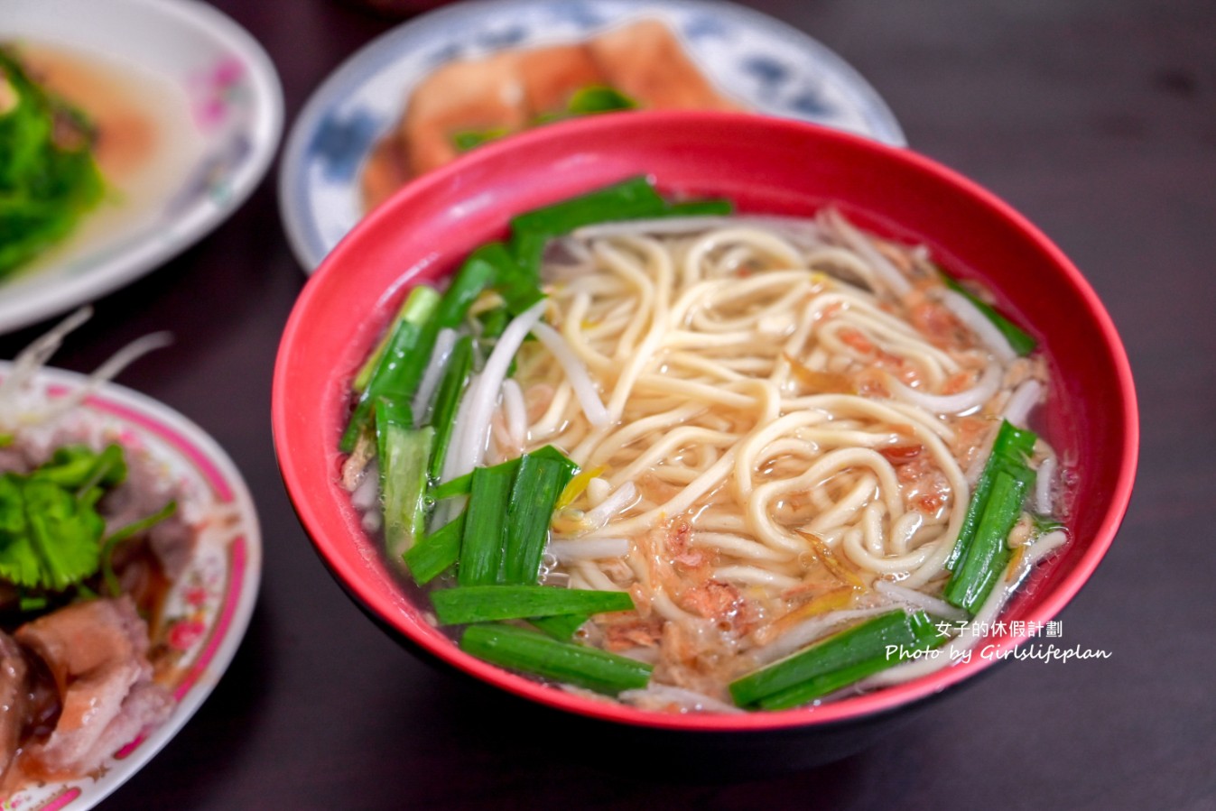 鄭記豬母切仔麵｜無菜單小吃店老顧客都點滿滿一桌小菜才過癮 @女子的休假計劃