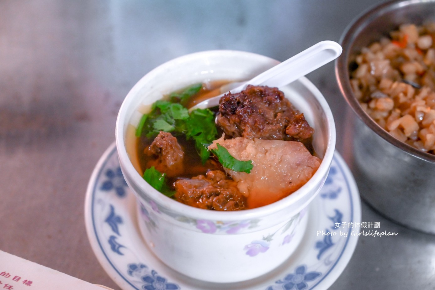 曾記雞肉滷肉飯(曾記炊湯)｜一周只營業四天，55元便當最受歡迎 @女子的休假計劃