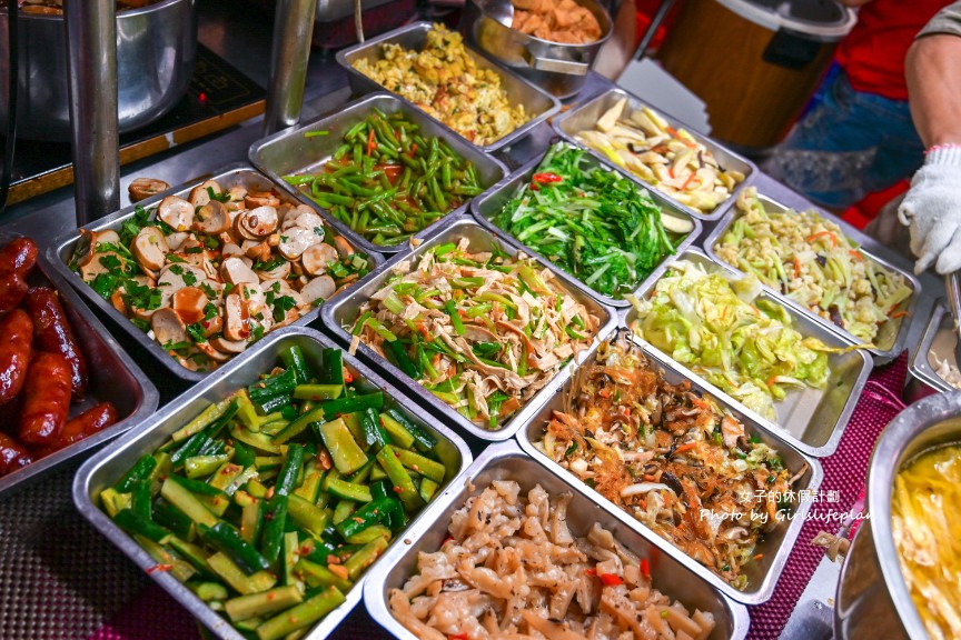曾記雞肉滷肉飯(曾記炊湯)｜一周只營業四天，55元便當最受歡迎 @女子的休假計劃