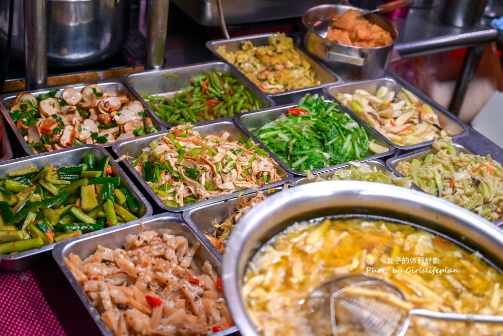 曾記雞肉滷肉飯(曾記炊湯)｜一周只營業四天，55元便當最受歡迎 @女子的休假計劃