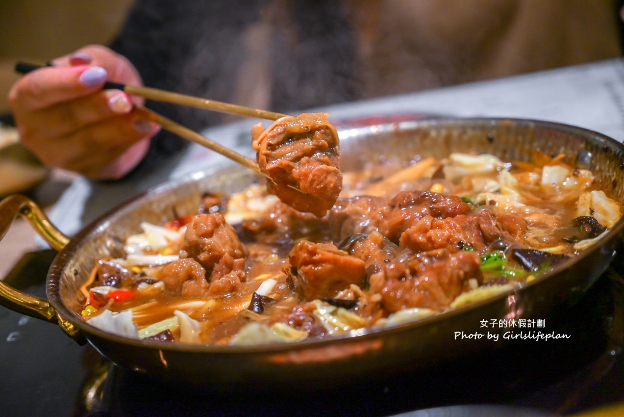 大四喜麻辣雞公煲｜辣不辣隨你，想吃一定要提前訂位(菜單) @女子的休假計劃