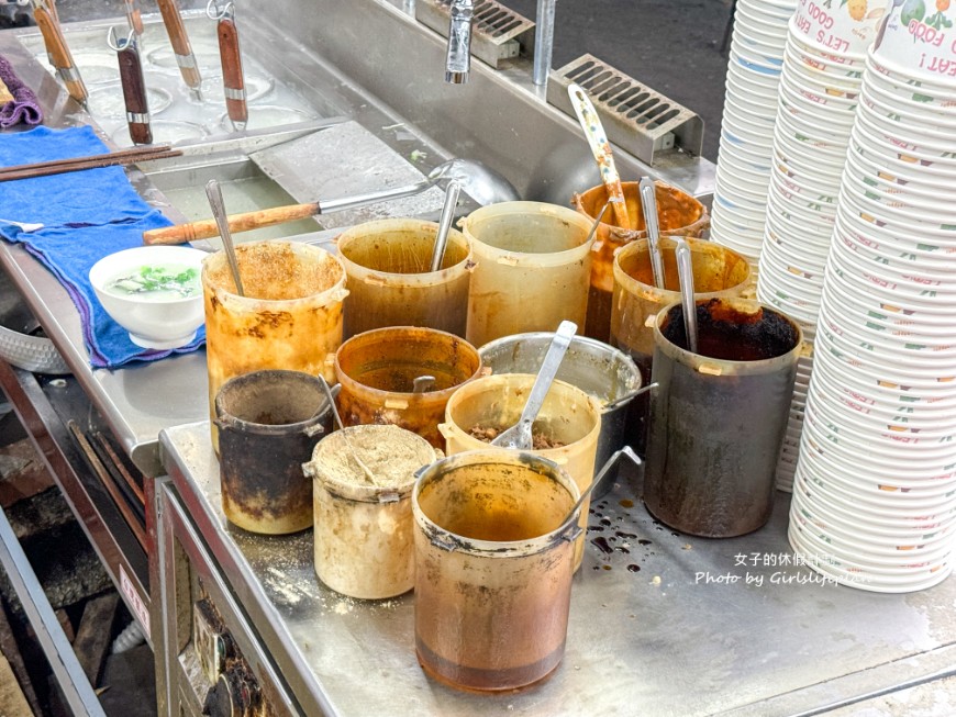 成都抄手麵食(城中市場)｜在地超過30年，每日現包紅油炒手人氣必吃(菜單) @女子的休假計劃