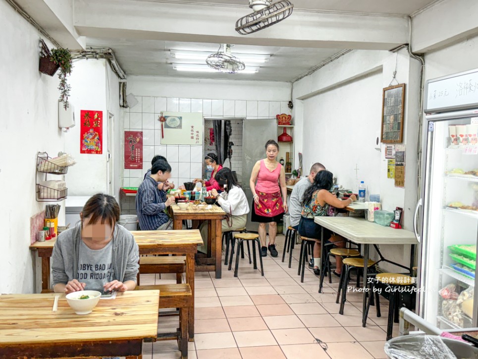 成都抄手麵食(城中市場)｜在地超過30年，每日現包紅油炒手人氣必吃(菜單) @女子的休假計劃