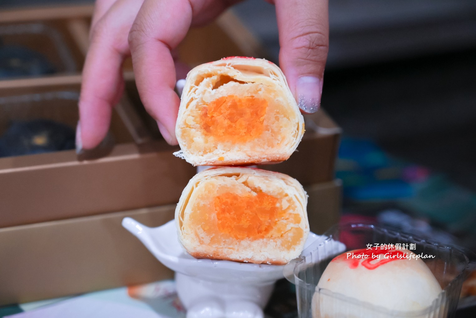 里洋烘焙(微風北車門市)｜在地20年人氣麵包店，蛋黃酥中秋禮盒推薦 @女子的休假計劃