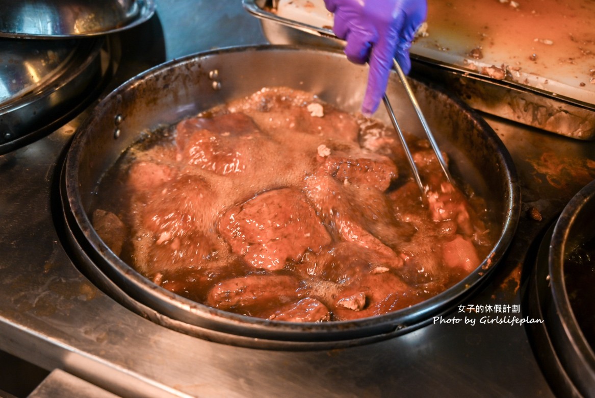 方臉師傅蒜香豆干｜一咬就大爆汁超好吃還可以免費加醬(外帶) @女子的休假計劃