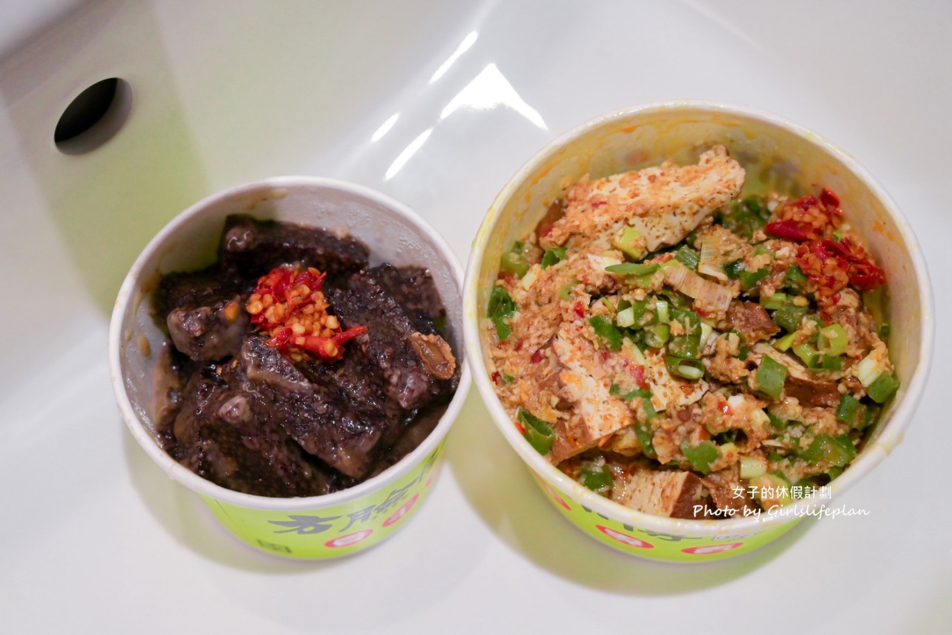 方臉師傅蒜香豆干｜一咬就大爆汁超好吃還可以免費加醬(外帶) @女子的休假計劃