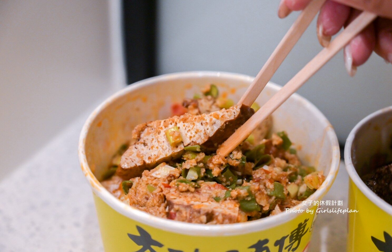 方臉師傅蒜香豆干｜一咬就大爆汁超好吃還可以免費加醬(外帶) @女子的休假計劃