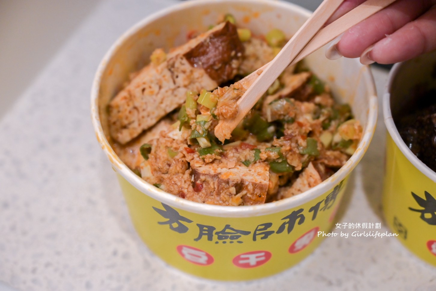 方臉師傅蒜香豆干｜一咬就大爆汁超好吃還可以免費加醬(外帶) @女子的休假計劃