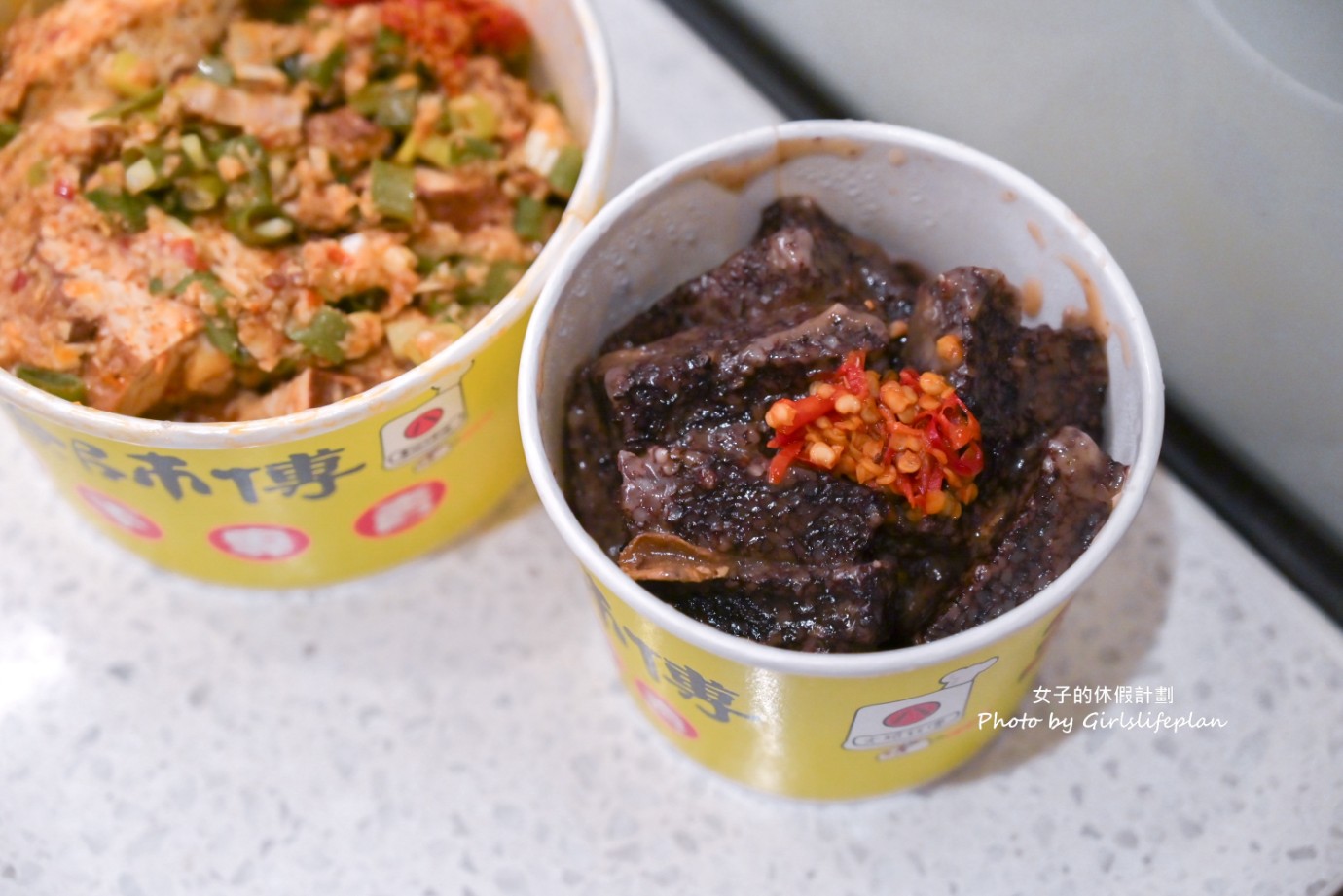 方臉師傅蒜香豆干｜一咬就大爆汁超好吃還可以免費加醬(外帶) @女子的休假計劃