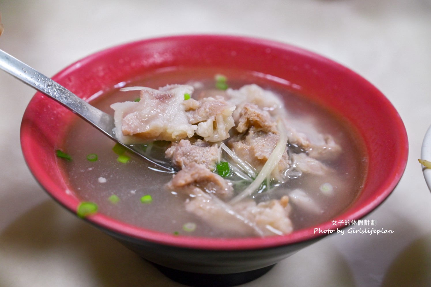 土城烏醋乾麵｜在地人標配烏醋乾麵配骨仔湯(菜單) @女子的休假計劃