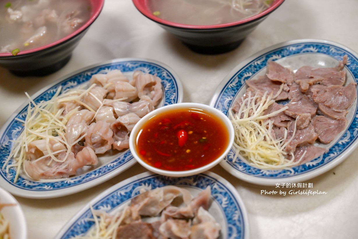 土城烏醋乾麵｜在地人標配烏醋乾麵配骨仔湯(菜單) @女子的休假計劃
