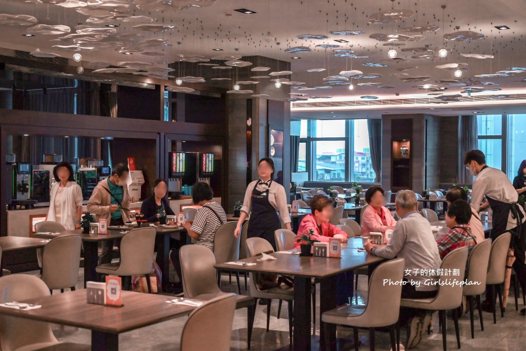 百宴自助餐廳｜五星級飯店吃到飽，平日午晚餐一人不到800元(菜單價位) @女子的休假計劃