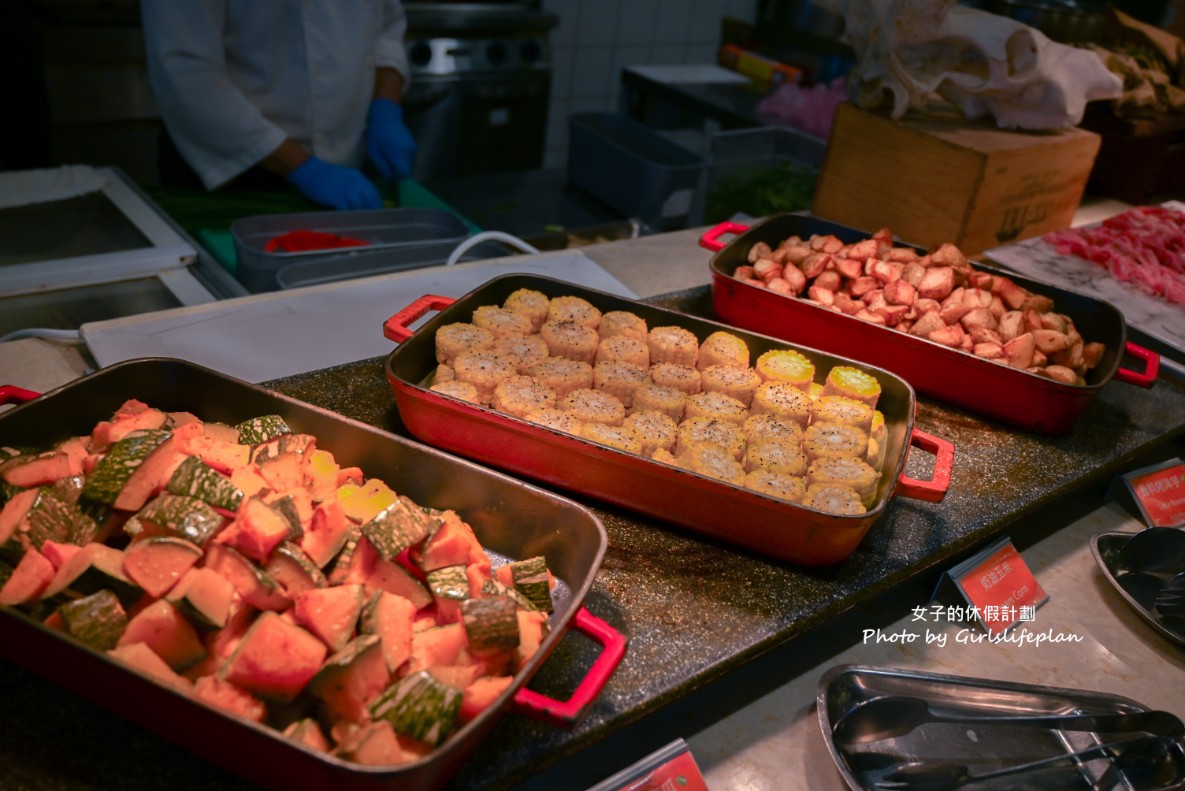 百宴自助餐廳｜五星級飯店吃到飽，平日午晚餐一人不到800元(菜單價位) @女子的休假計劃
