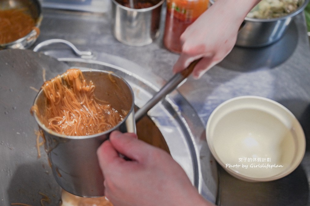 四味飄香麵線臭豆腐｜必點銷魂麵線半熟蛋會大爆漿(菜單) @女子的休假計劃