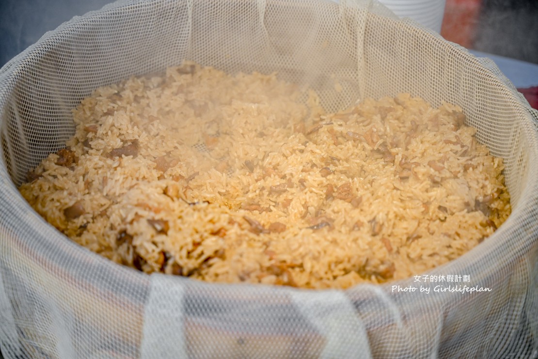 郭記麻辣臭豆腐｜樂華夜市排隊美食鴨血臭豆腐油飯(菜單) @女子的休假計劃