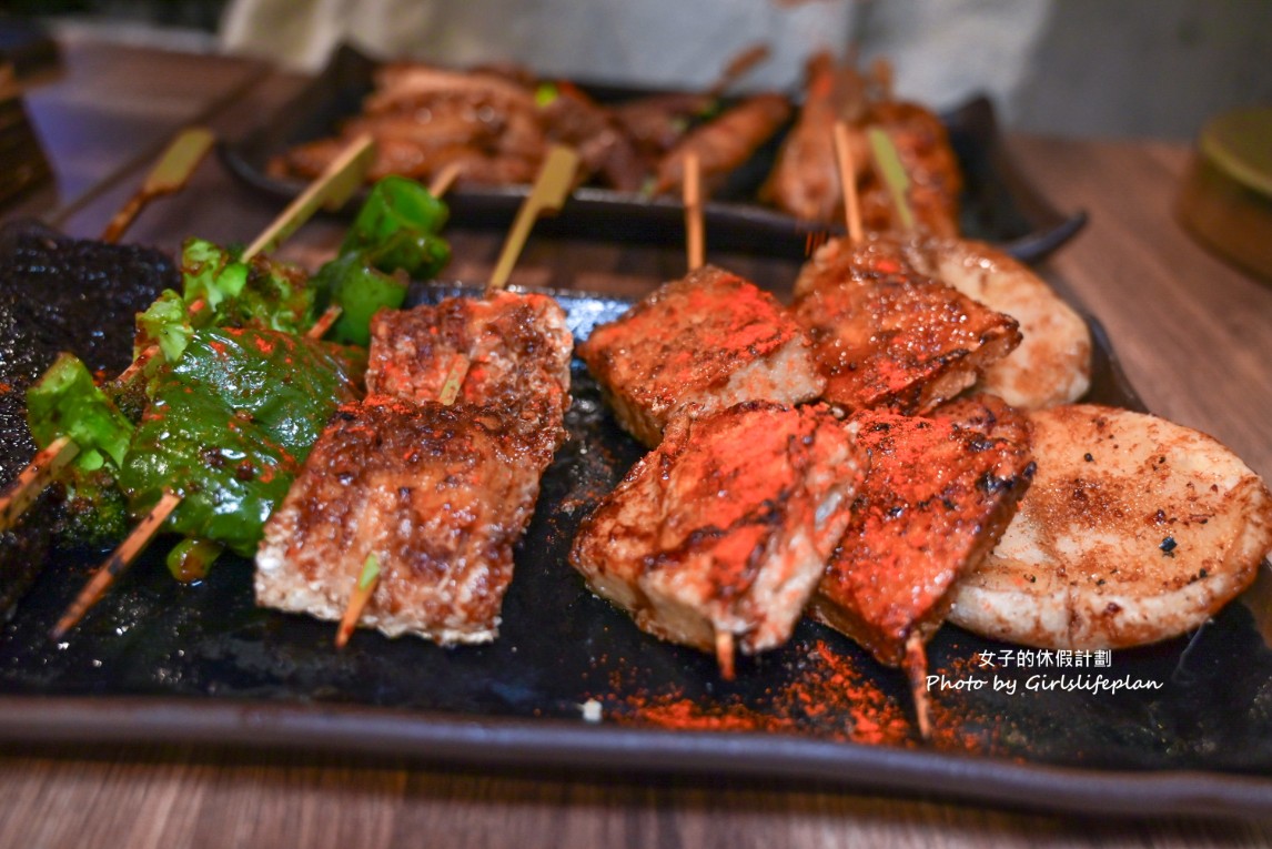 柒息地串燒居酒屋三重自強店｜平價串燒19元起，泡菜免費續(菜單) @女子的休假計劃