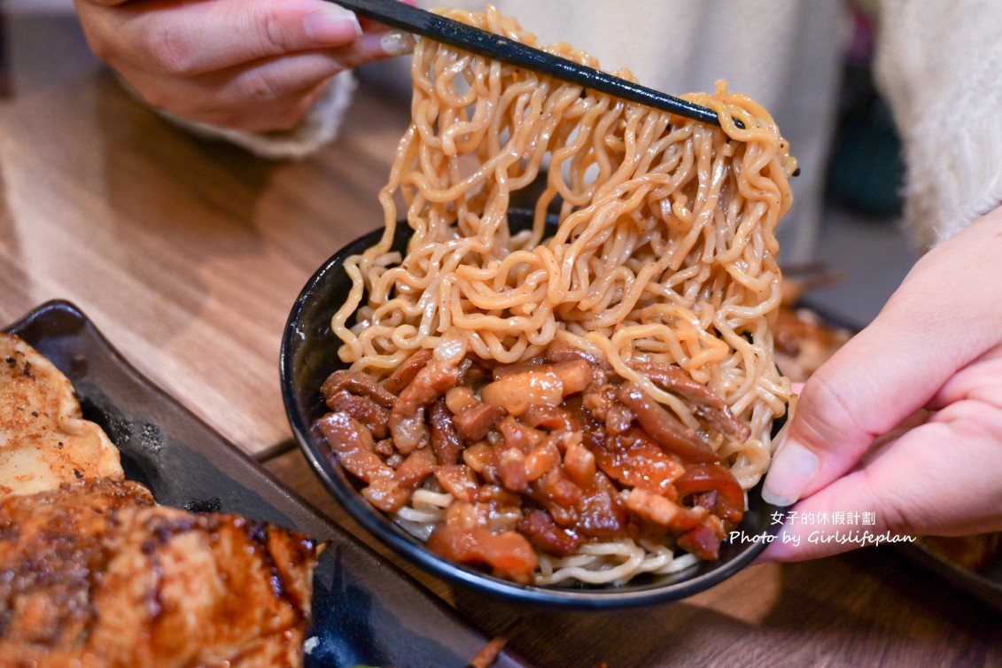 柒息地串燒居酒屋三重自強店｜平價串燒19元起，泡菜免費續(菜單) @女子的休假計劃