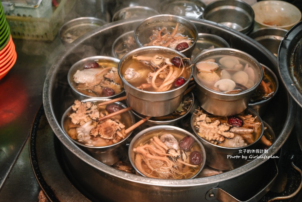 人蔘雞湯花生豬腳湯｜隱藏版小吃攤人蔘雞湯只要85元(菜單) @女子的休假計劃