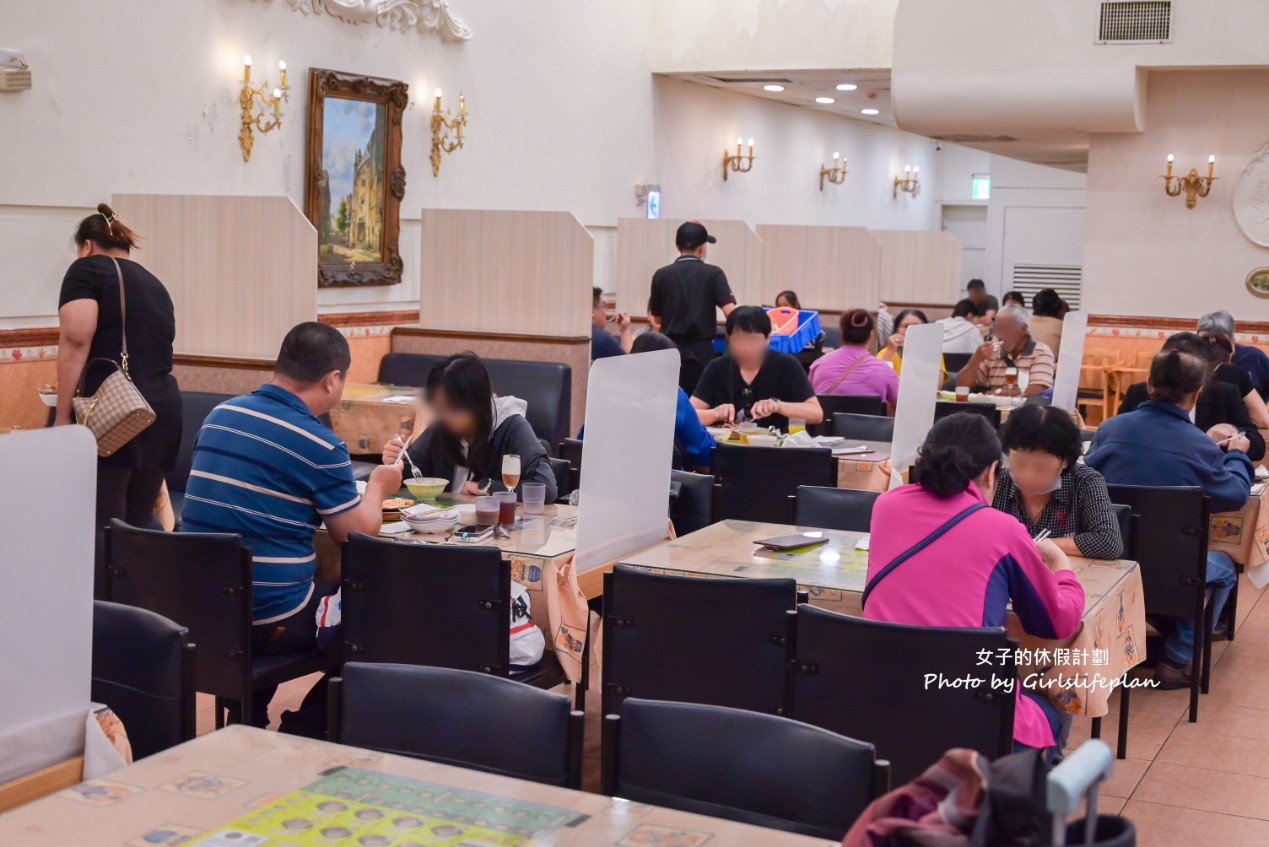 貴族世家台東店｜網友大推號稱全台最強，自助吧吃到飽只要380元不收服務費 @女子的休假計劃