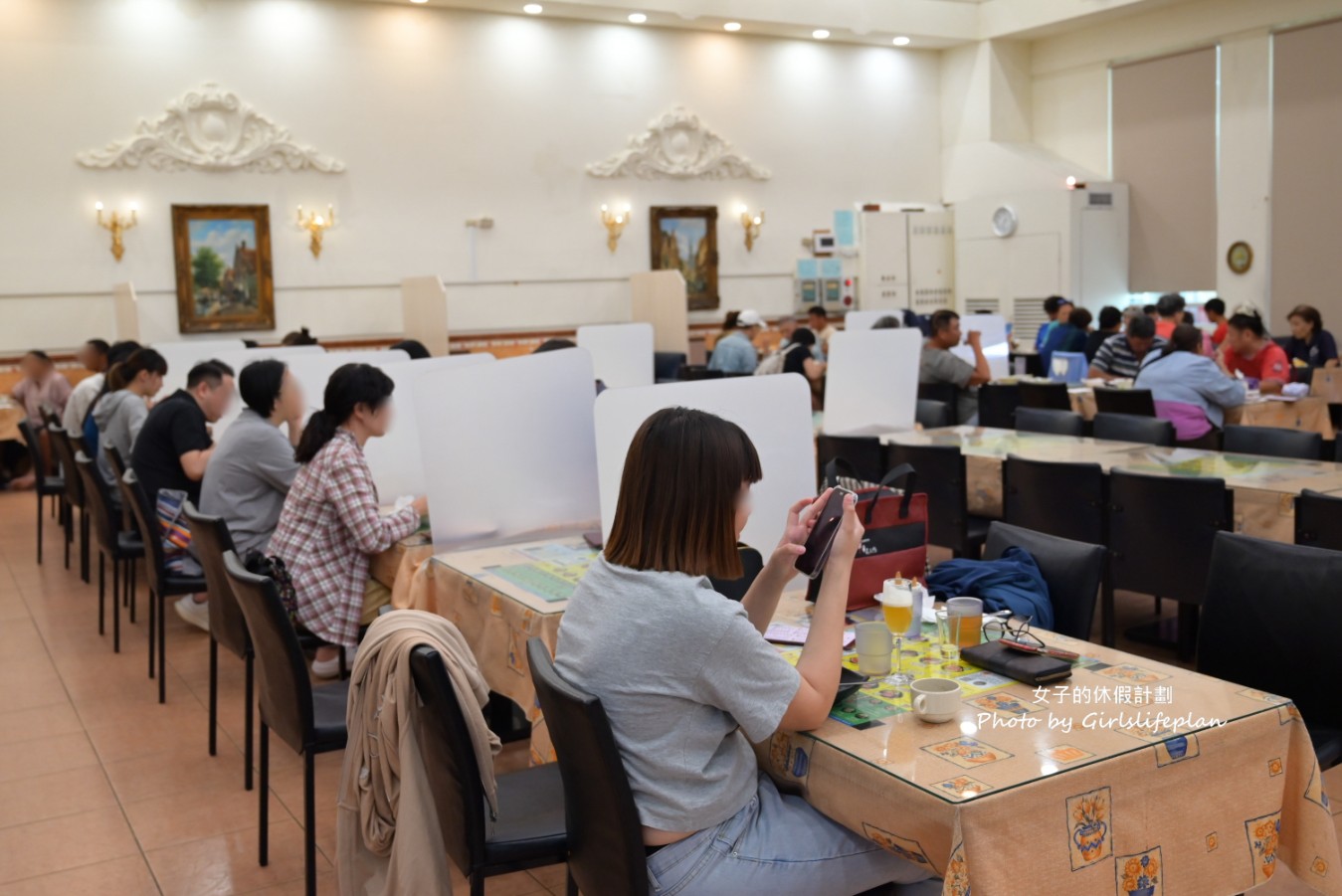 貴族世家台東店｜網友大推號稱全台最強，自助吧吃到飽只要380元不收服務費 @女子的休假計劃