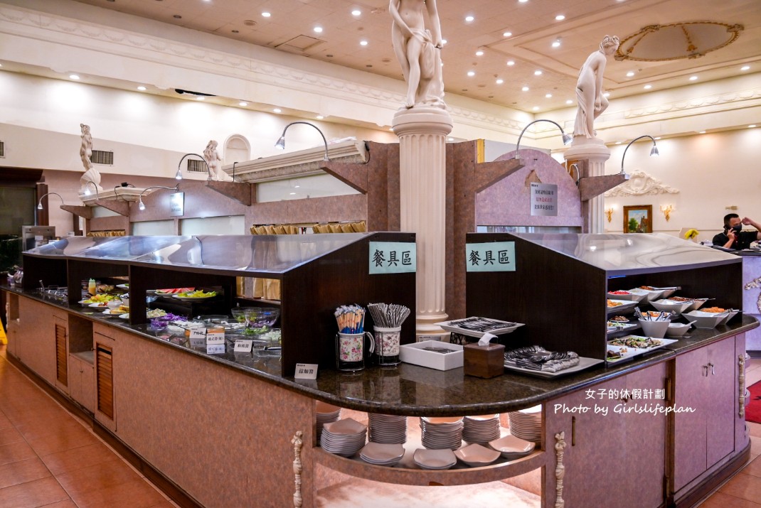 貴族世家台東店｜網友大推號稱全台最強，自助吧吃到飽只要380元不收服務費 @女子的休假計劃