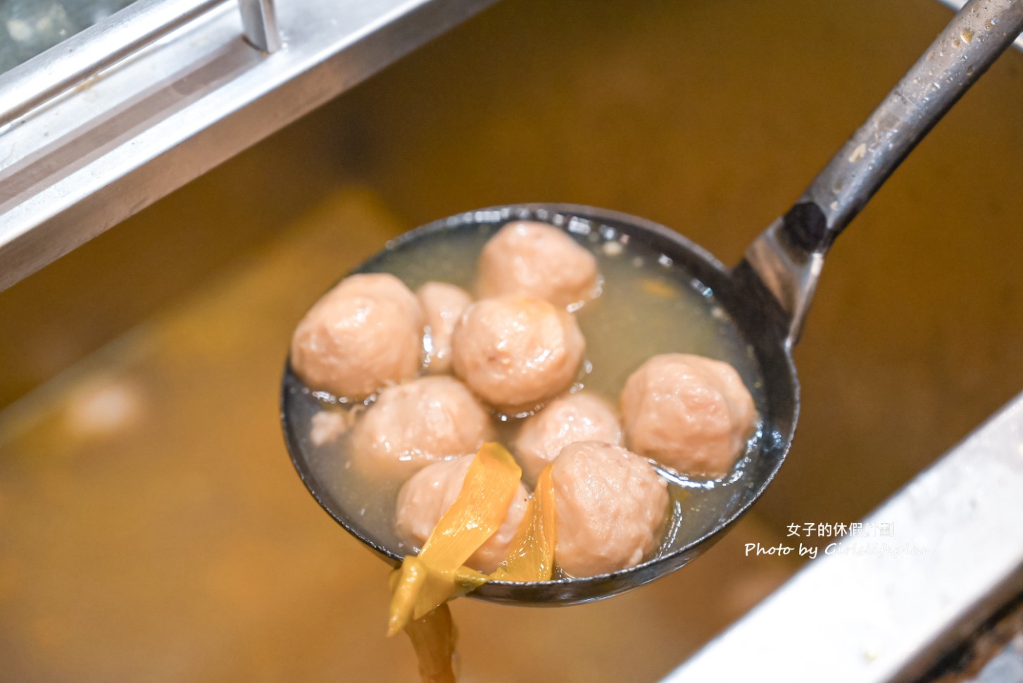 貴族世家台東店｜網友大推號稱全台最強，自助吧吃到飽只要380元不收服務費 @女子的休假計劃