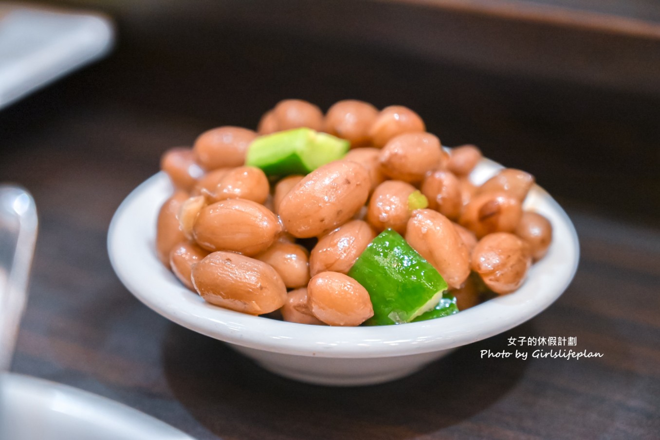 貴族世家台東店｜網友大推號稱全台最強，自助吧吃到飽只要380元不收服務費 @女子的休假計劃