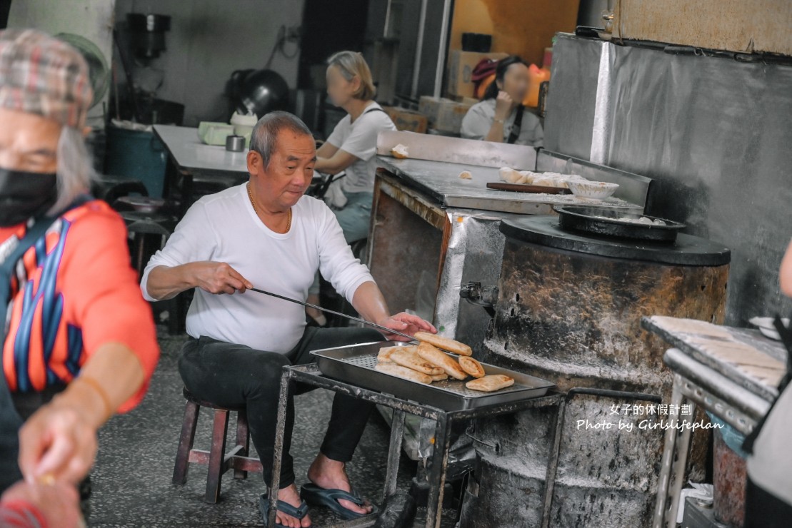 原西園橋下燒餅油條｜萬華排隊美食開業超過70年老店(菜單) @女子的休假計劃