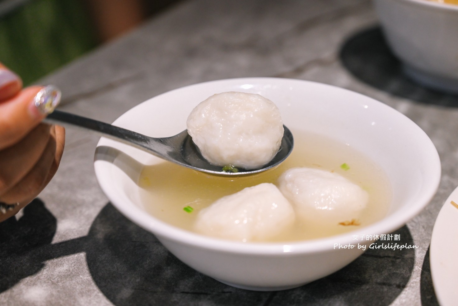 永富魚丸店｜在地超過40年古早味小吃，羹湯免費續(菜單) @女子的休假計劃
