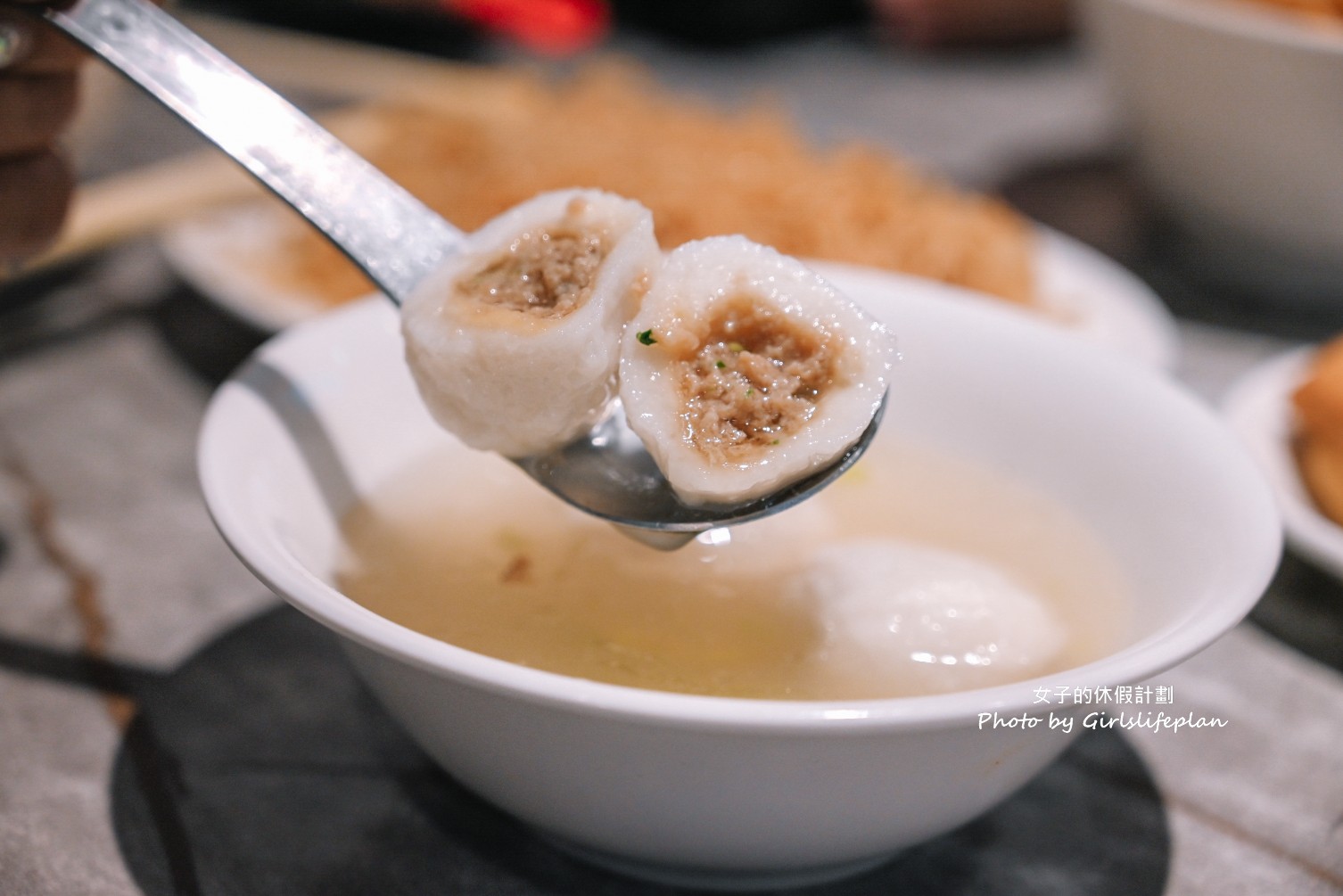 永富魚丸店｜在地超過40年古早味小吃，羹湯免費續(菜單) @女子的休假計劃