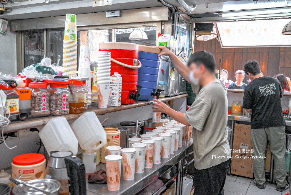95樂府｜唱片行還賣起平價飲料，純茶只要15元還可以加蜂蜜(菜單) @女子的休假計劃