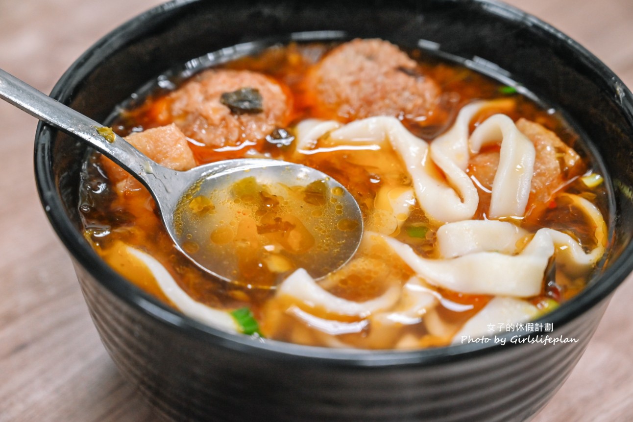張記鍋貼牛肉麵｜皮薄酥脆6元鍋貼紅到日本人來拜師學藝(菜單) @女子的休假計劃