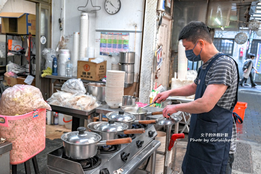 龍記搶鍋麵｜西門美食40年人氣老店，加大蒜更好吃(菜單) @女子的休假計劃