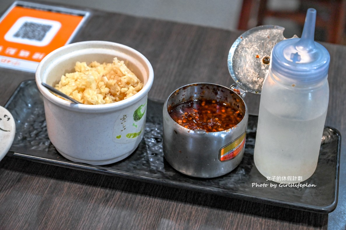 龍記搶鍋麵｜西門美食40年人氣老店，加大蒜更好吃(菜單) @女子的休假計劃