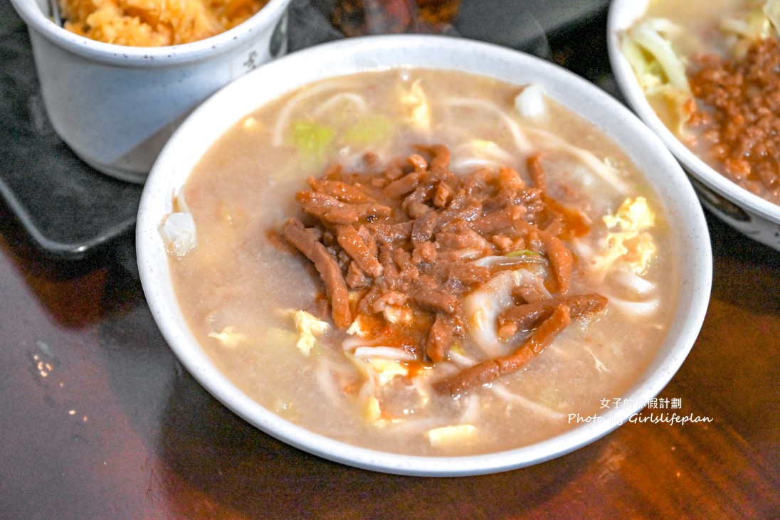 龍記搶鍋麵｜西門美食40年人氣老店，加大蒜更好吃(菜單) @女子的休假計劃