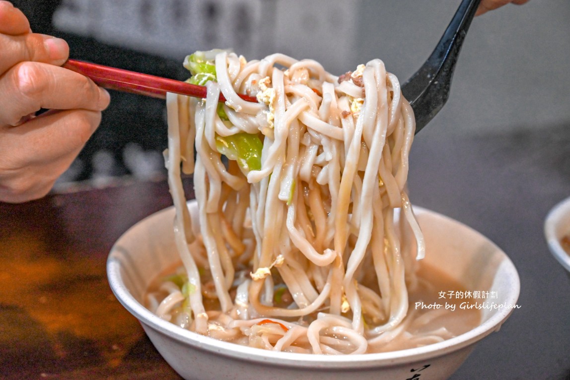 龍記搶鍋麵｜西門美食40年人氣老店，加大蒜更好吃(菜單) @女子的休假計劃