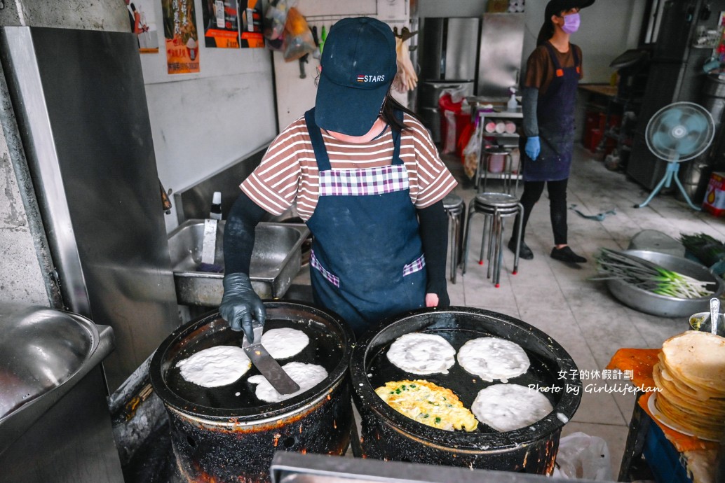 阿焜早點｜古早味粉漿蛋餅、胡椒蔥餅都很受歡迎(菜單) @女子的休假計劃