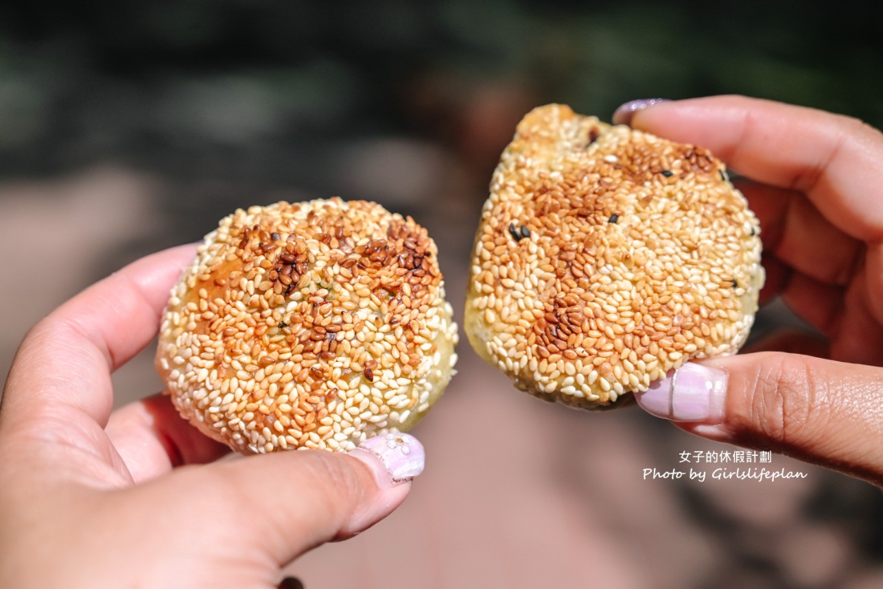 盛味豐炭烤燒餅｜人氣排隊美食老麵發酵碳烤三星蔥燒餅(菜單) @女子的休假計劃
