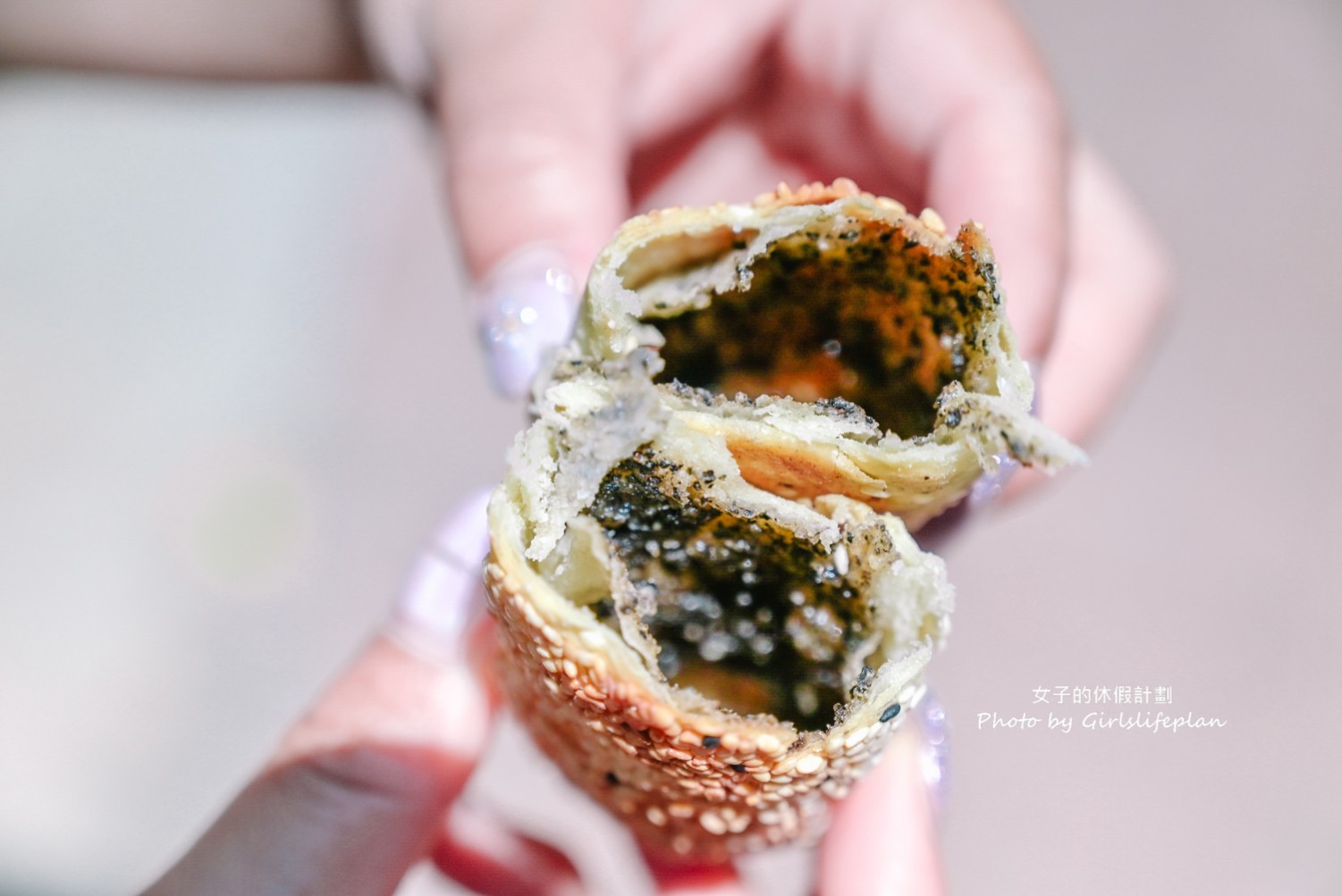 盛味豐炭烤燒餅｜人氣排隊美食老麵發酵碳烤三星蔥燒餅(菜單) @女子的休假計劃