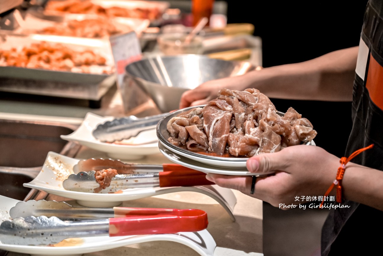 阿豬嘻烤肉村西門店｜銅盤烤肉加部隊鍋只要488元吃到飽(菜單) @女子的休假計劃