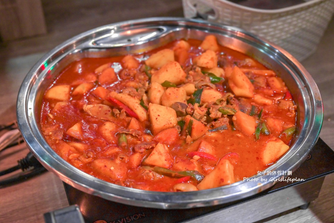 阿豬嘻烤肉村西門店｜銅盤烤肉加部隊鍋只要488元吃到飽(菜單) @女子的休假計劃