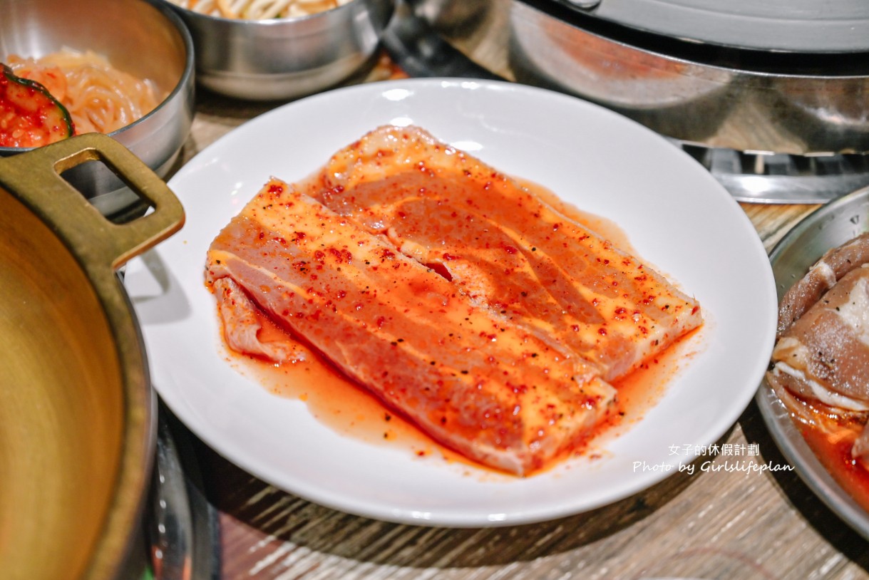 阿豬嘻烤肉村西門店｜銅盤烤肉加部隊鍋只要488元吃到飽(菜單) @女子的休假計劃