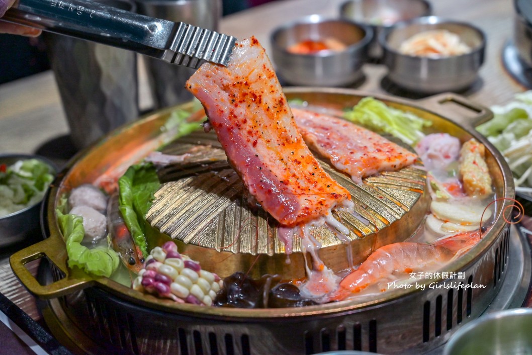 阿豬嘻烤肉村西門店｜銅盤烤肉加部隊鍋只要488元吃到飽(菜單) @女子的休假計劃