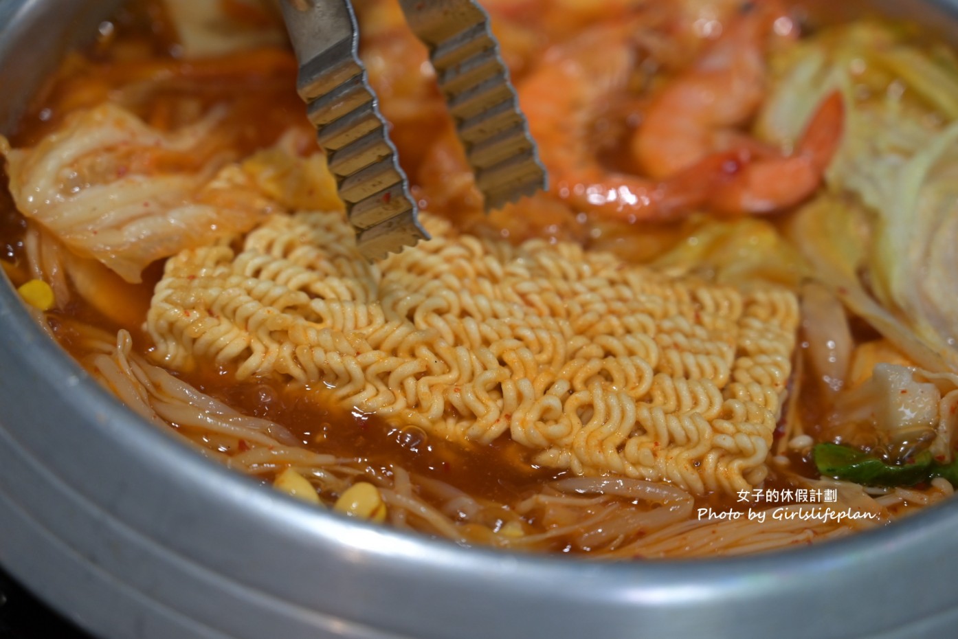 阿豬嘻烤肉村西門店｜銅盤烤肉加部隊鍋只要488元吃到飽(菜單) @女子的休假計劃