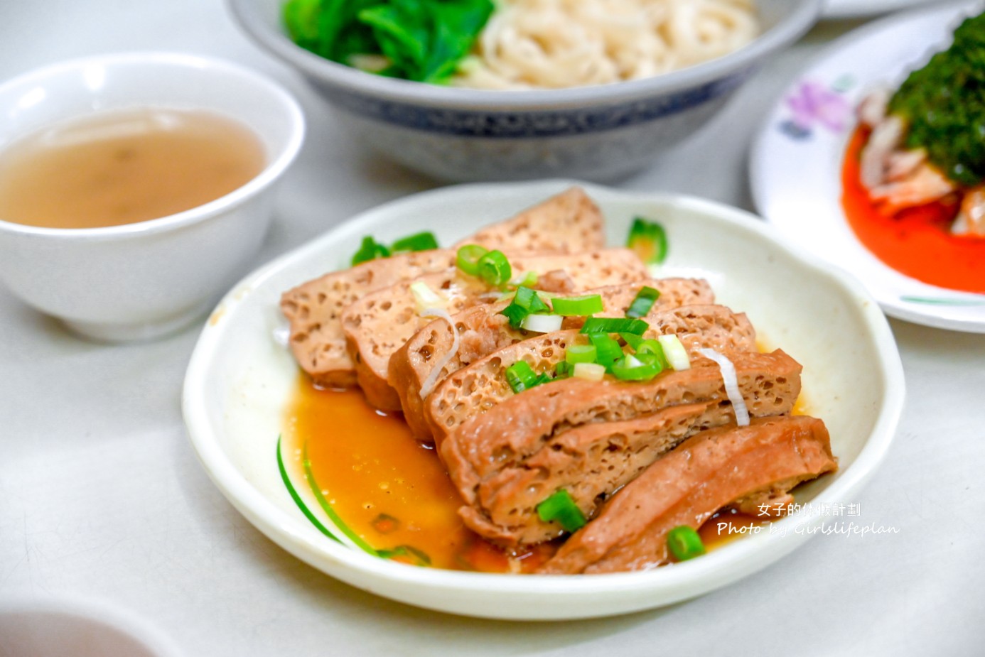 小龍飲食｜開業40年特色美食推薦怪味雞、滷味(菜單) @女子的休假計劃