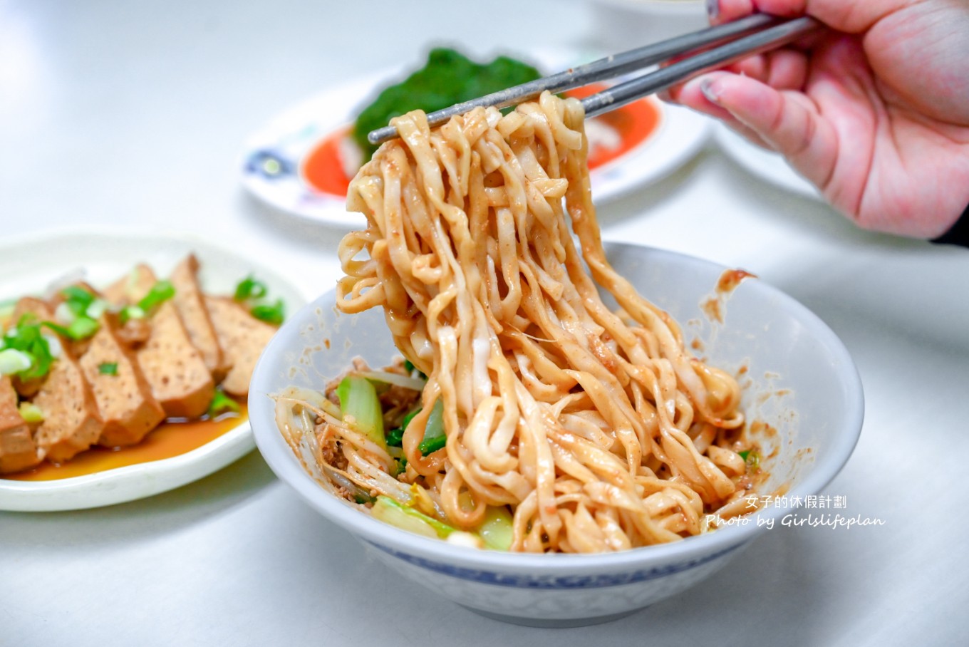小龍飲食｜開業40年特色美食推薦怪味雞、滷味(菜單) @女子的休假計劃