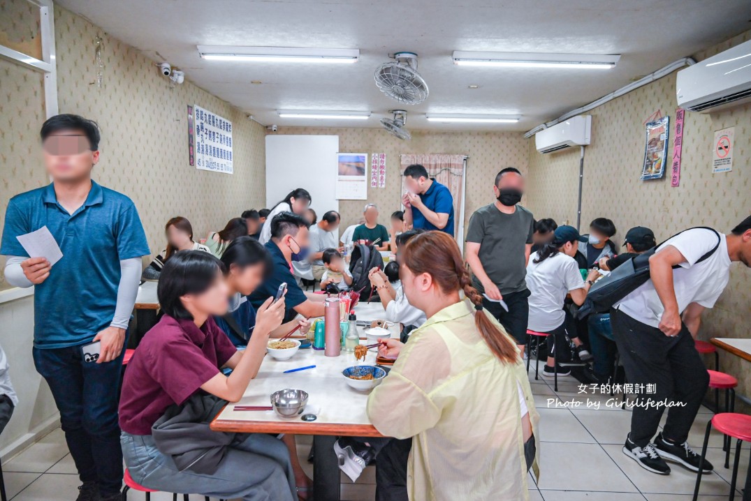 復興路炸醬麵｜在地人氣排隊美食，千萬別挑戰大碗(菜單) @女子的休假計劃