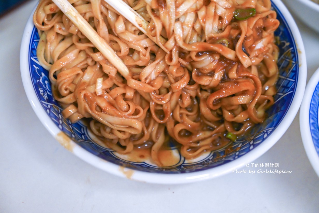 復興路炸醬麵｜在地人氣排隊美食，千萬別挑戰大碗(菜單) @女子的休假計劃